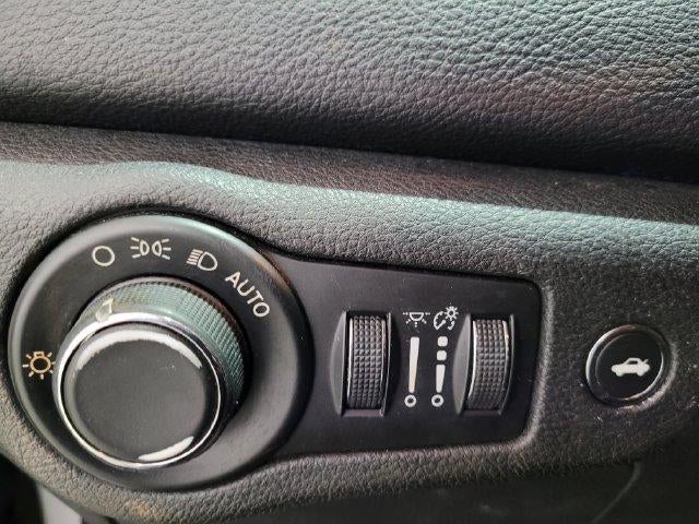 2015 Chrysler 200 Limited FWD