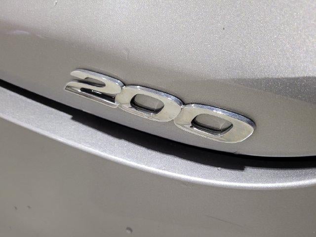 2016 Chrysler 200 Limited FWD