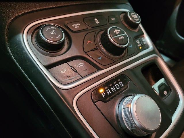 2016 Chrysler 200 Limited FWD