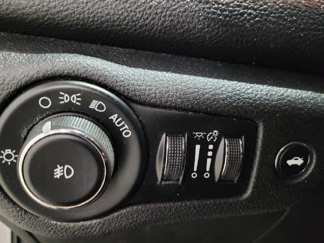2016 Chrysler 200 Limited FWD