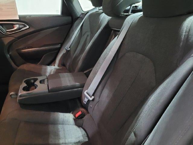 2016 Chrysler 200 Limited FWD