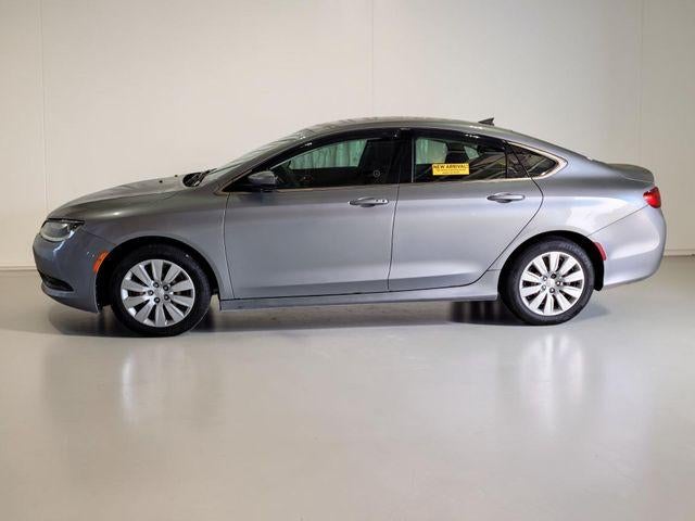 2016 Chrysler 200 LX FWD
