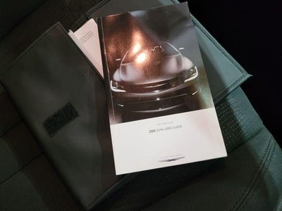 2016 Chrysler 200 LX FWD