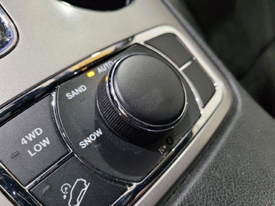 2020 Jeep Grand Cherokee Laredo 4WD
