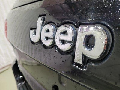 2020 Jeep Grand Cherokee Laredo 4WD
