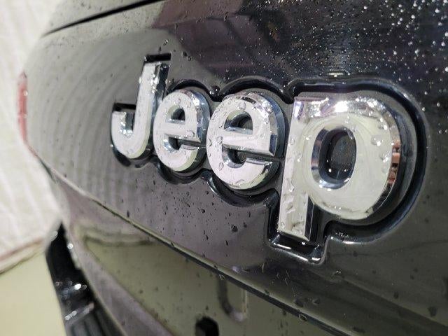 2020 Jeep Grand Cherokee Laredo 4WD