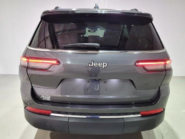 2022 Jeep Grand Cherokee L Laredo 4WD
