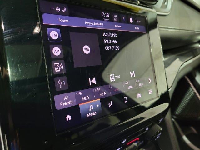 2022 Jeep Grand Cherokee L Laredo 4WD