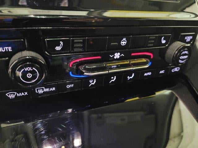 2022 Jeep Grand Cherokee L Laredo 4WD