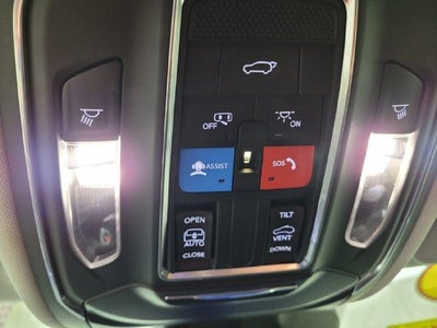 2022 Jeep Grand Cherokee L Laredo 4WD