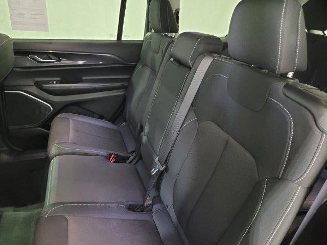 2022 Jeep Grand Cherokee L Laredo 4WD
