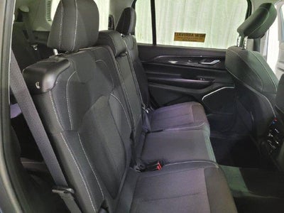 2022 Jeep Grand Cherokee L Laredo 4WD
