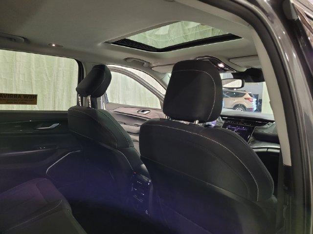 2022 Jeep Grand Cherokee L Laredo 4WD