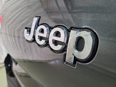 2022 Jeep Grand Cherokee L Laredo 4WD