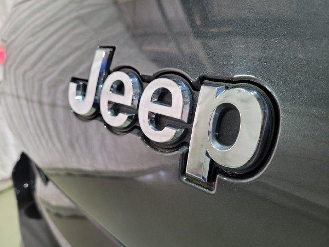 2022 Jeep Grand Cherokee L Laredo 4WD