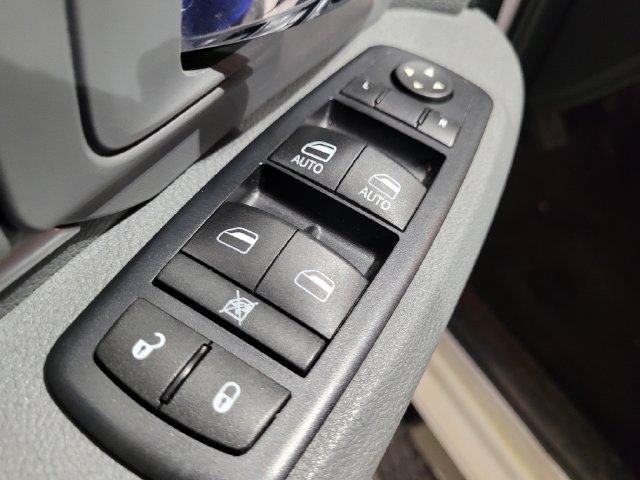 2016 RAM 1500 SLT 4WD