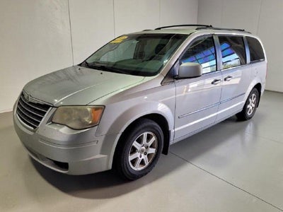 2010 Chrysler Town & Country Touring FWD