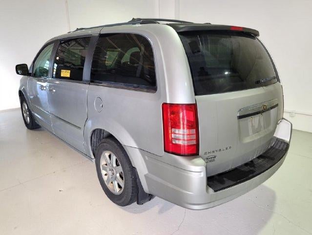2010 Chrysler Town & Country Touring FWD