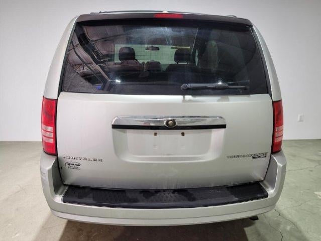 2010 Chrysler Town & Country Touring FWD