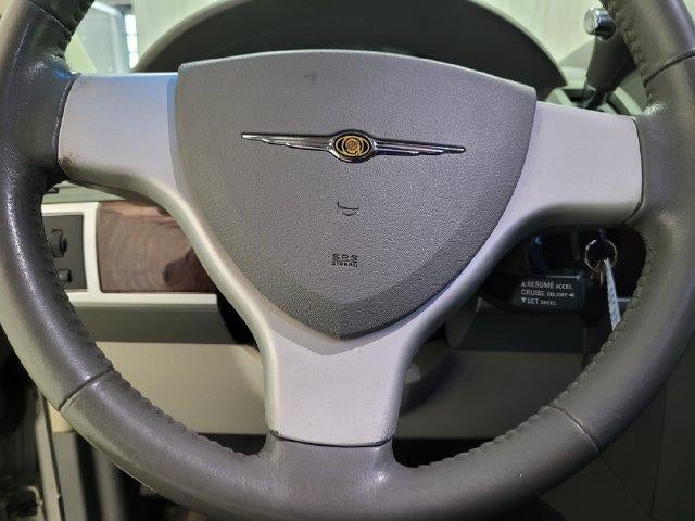 2010 Chrysler Town & Country Touring FWD