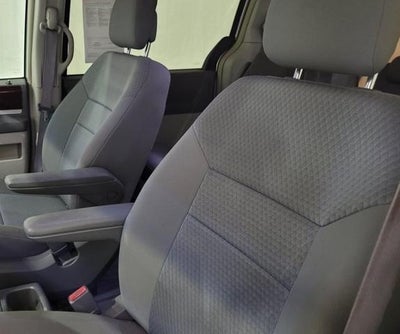 2010 Chrysler Town & Country Touring FWD