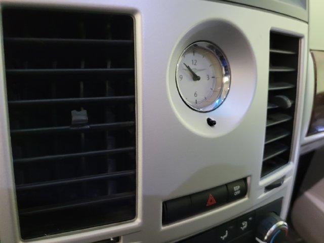 2010 Chrysler Town & Country Touring FWD