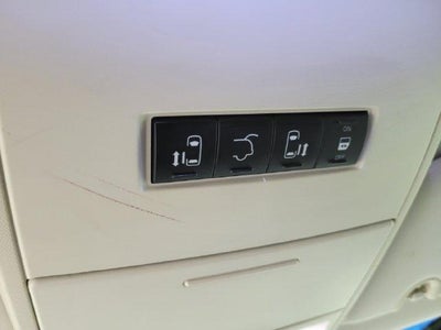 2010 Chrysler Town & Country Touring FWD