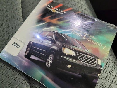 2010 Chrysler Town & Country Touring FWD