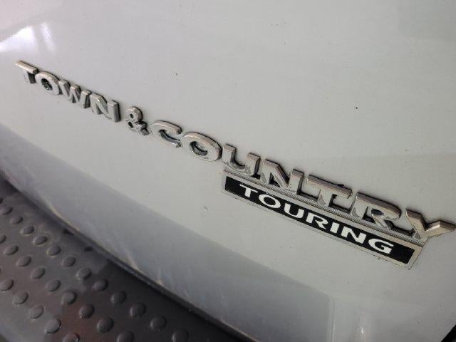 2010 Chrysler Town & Country Touring FWD