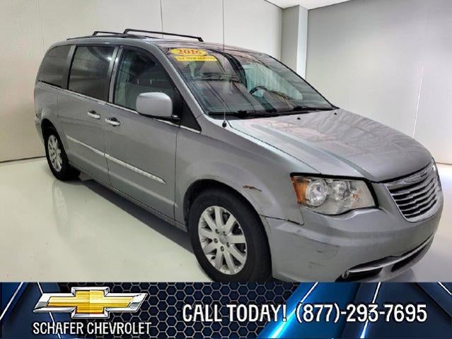 2016 Chrysler Town & Country Touring FWD