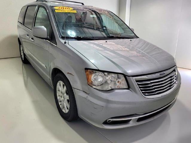 2016 Chrysler Town & Country Touring FWD