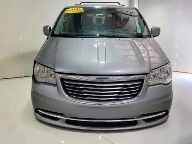 2016 Chrysler Town & Country Touring FWD