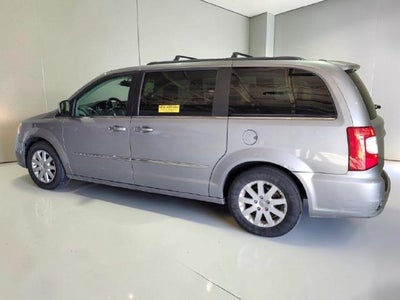 2016 Chrysler Town & Country Touring FWD