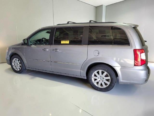 2016 Chrysler Town & Country Touring FWD