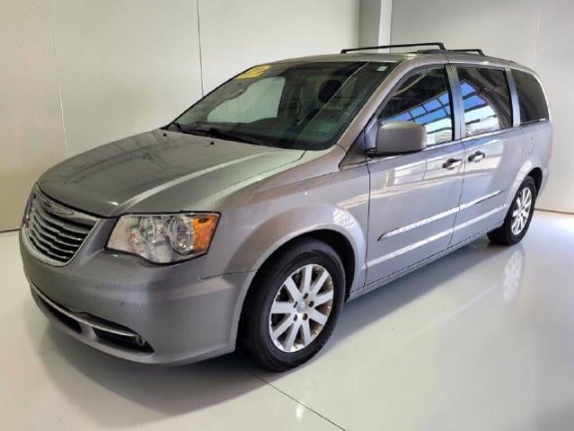 2016 Chrysler Town & Country Touring FWD