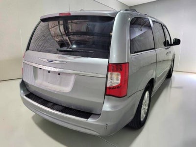 2016 Chrysler Town & Country Touring FWD