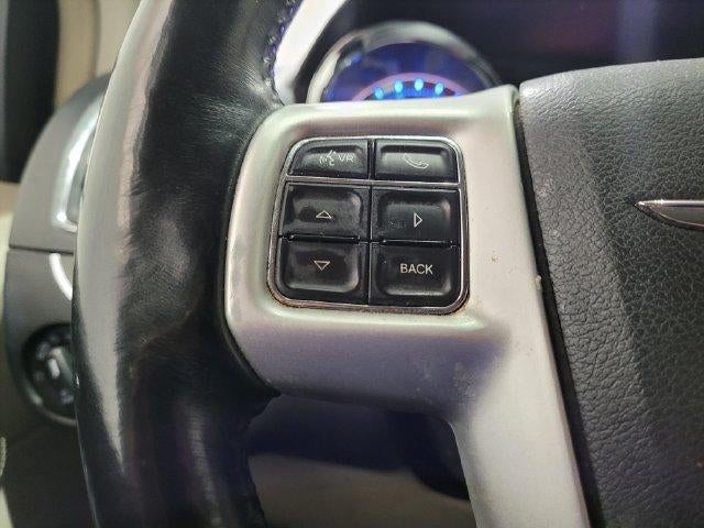 2016 Chrysler Town & Country Touring FWD