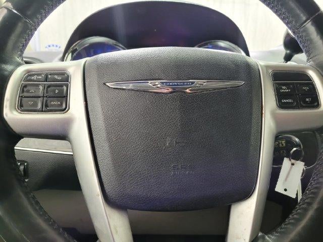 2016 Chrysler Town & Country Touring FWD