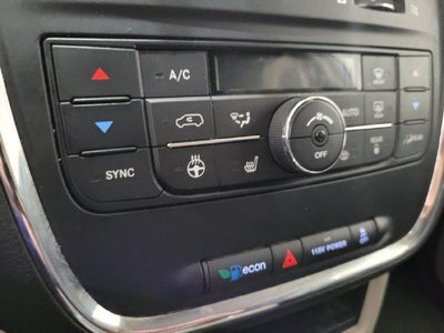 2016 Chrysler Town & Country Touring FWD