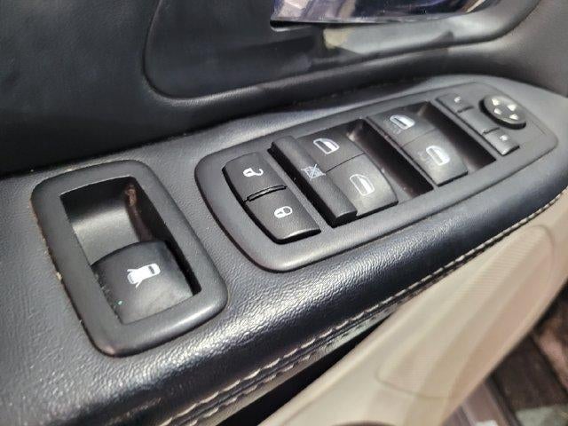 2016 Chrysler Town & Country Touring FWD