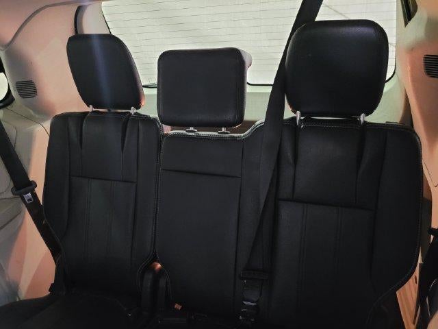2016 Chrysler Town & Country Touring FWD