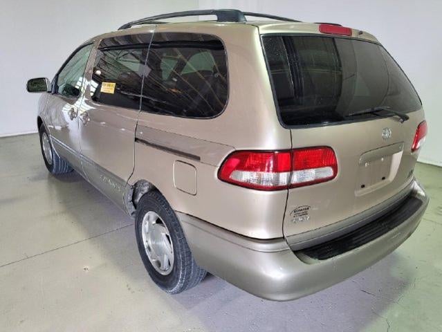 2002 Toyota Sienna LE FWD