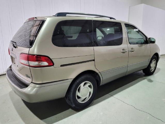 2002 Toyota Sienna LE FWD