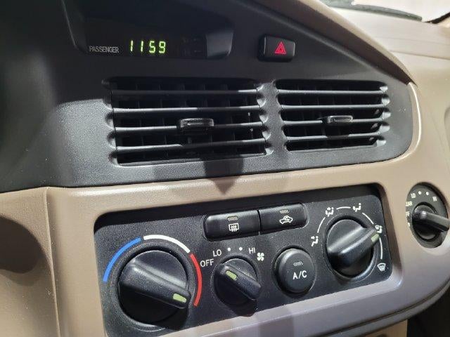 2002 Toyota Sienna LE FWD