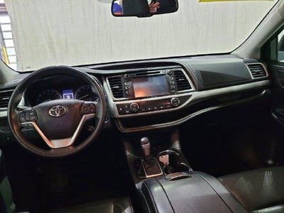 2016 Toyota Highlander XLE V6 AWD