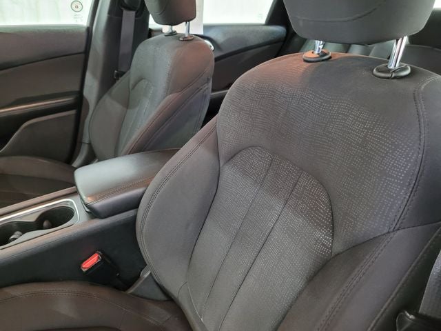 2016 Chrysler 200 LX