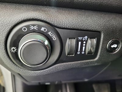 2016 Chrysler 200 LX
