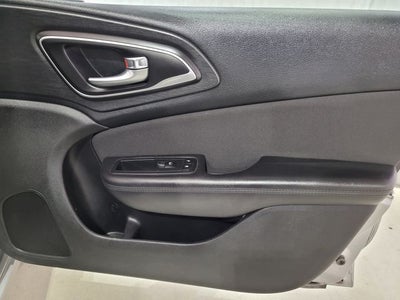 2016 Chrysler 200 LX