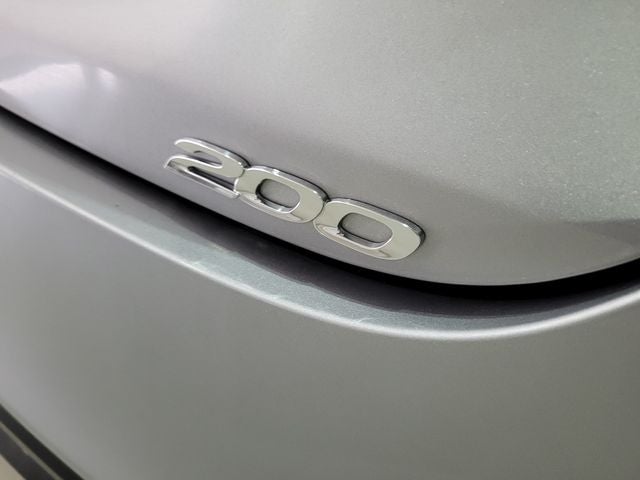 2016 Chrysler 200 LX