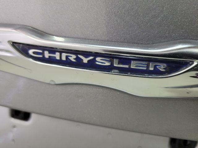 2016 Chrysler 200 LX